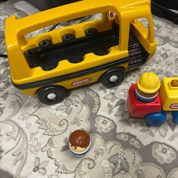 Vintage Little Tikes Yellow School Bus and Construction Set - Picture 3 of 4